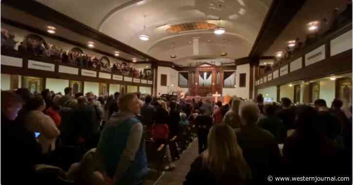 'God Is Moving Among Us': Spontaneous Revival Breaks Out at College, Hits 150 Consecutive Hours