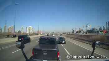 Video shows wrong-way driver nearly hit several vehicles on Highway 403 in Mississauga