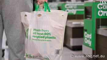 Woolworths doing away with its 15c plastic shopping bags in Queensland and the ACT