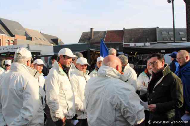 Politievakbonden voeren actie op wekelijkse marktdag