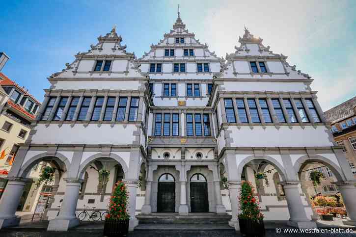 Gedenkveranstaltung für die Erdbebenopfer vor dem Paderborner Rathaus