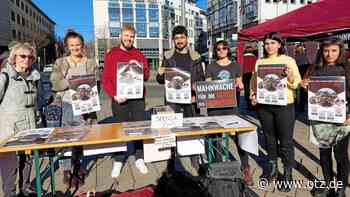 Mahnwache in Jena lenkt Aufmerksamkeit auf die Erdbebenopfer