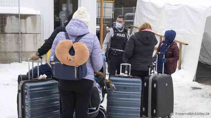 Quebec premier wants Trudeau to discourage asylum seekers from coming to Canada