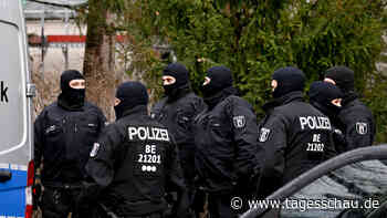 Ermittlungen gegen "Reichsbürger": Was nach der Razzia kommt