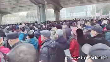 China: Rentner protestieren gegen Kürzung bei Krankenversicherung