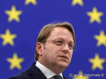 "Quanti idioti...": e il commissario di Orban finisce nei guai