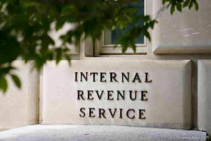 IRS pushes electronic tax filling, vetting tax preparers