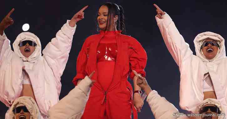 Super Bowl Viewers Convinced Rihanna Flashed Illuminati Symbol During Performance
