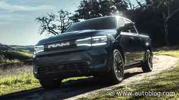 Chicago Auto Show sees an open field to score as 'Super Bowl' car show