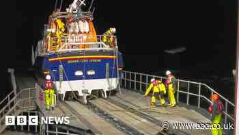 Land's End: Fishing crew rescued from sinking vessel