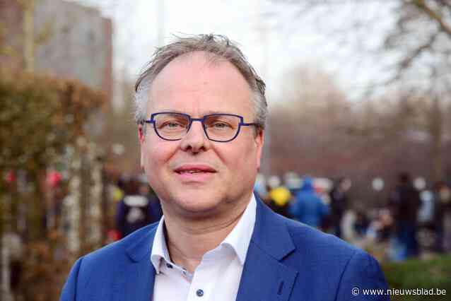 Te weinig kamers geboekt, geen eten en niet op de hoogte gebracht: burgemeester Sint-Pieters-Leeuw klaagt situatie met asielzoekers aan