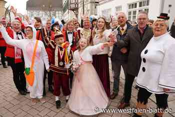 Brakel Radau: Narren erobern Nethestadt-Rathaus
