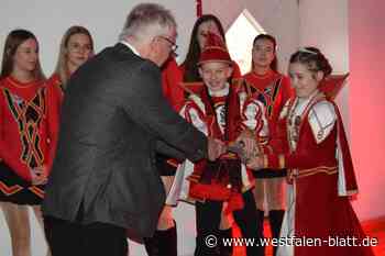 Rathaussturm: Närrische Machtübernahme in Peckelsheim