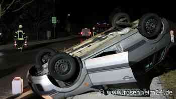Auto überschlägt sich bei Waldkraiburg – erhebliche Behinderungen im Berufsverkehr