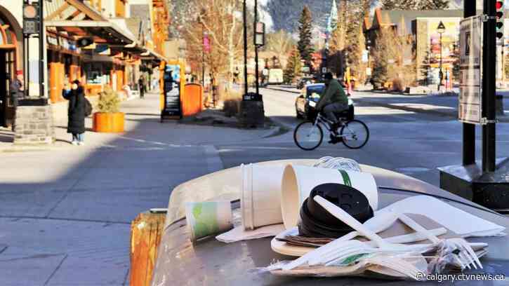 Banff bylaw requires take-away eateries to offer seating and reusable food ware