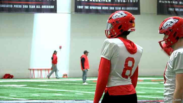 Sports Desk: JUCO transfer Washington standing out in spring ball