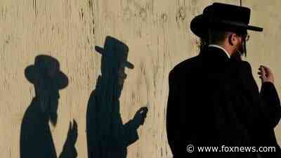 Los Angeles police say same suspect may be involved in two shootings in Jewish neighborhood within 24 hours