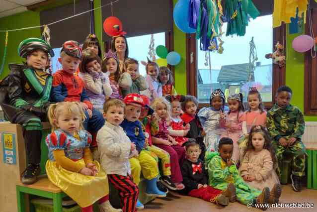 Verklede kleuters klaar voor een groot dansfeest op de Koulaak in Herentals