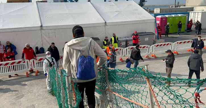 Nach Tagen auf See: 48 Bootsmigranten in Italien gerettet