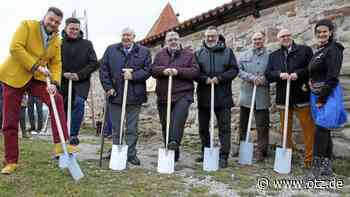 Erster Spatenstich für Schrägaufzug zur Leuchtenburg