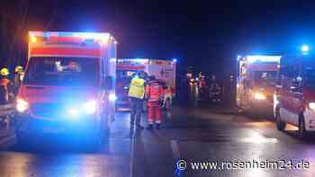 Schwerer Unfall in Reichertsheim: Offenbar drei Verletzte – Gutachter angefordert