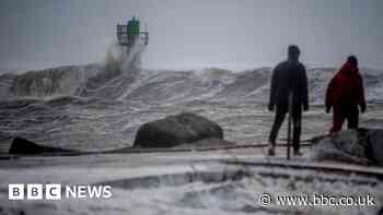 Storm Otto lashes Scandinavia closing the Oresund bridge