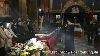 Ukrainischer Priester bestattet jeden Tag Soldaten