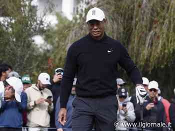 Tiger Woods scherza con un assorbente e scatena l'ira delle femministe