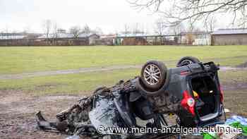 Transporter überschlägt sich: drei Tote