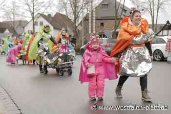 Kinder feiern Karneval in Beverungen und Lauenförde