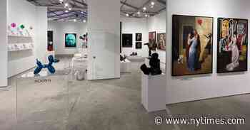 Art Fair Visitor Breaks Jeff Koons Balloon Dog Sculpture