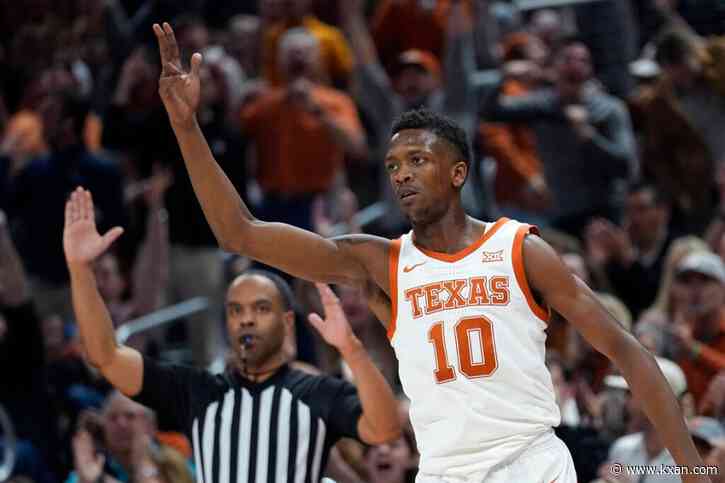 No. 6 Texas hangs on for overtime win over Oklahoma, keeps pace at top of Big 12