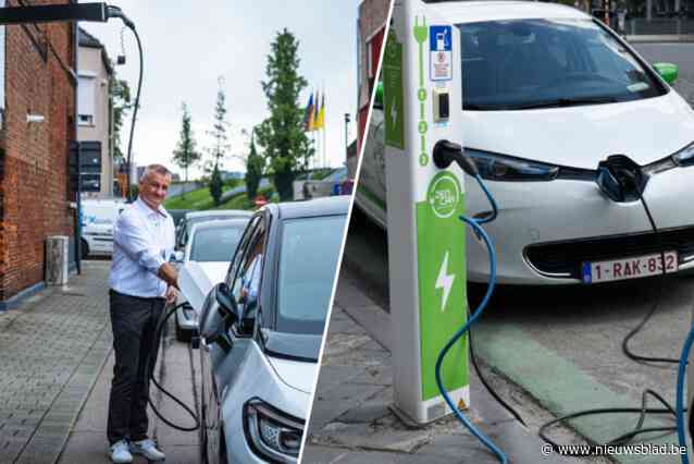 Niet alleen Kapellen deelt boetes uit voor laadkabel van elektrische auto op het voetpad: “Ik verwacht burenruzies”