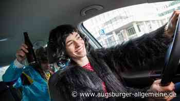 Alkoholkontrolle: Polizei zieht Verkleidete auf der B28 aus dem Verkehr