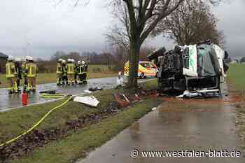 Milchlaster verunglückt bei Büren – 300.000 Euro Schaden
