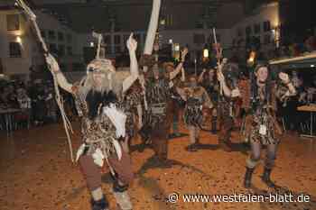 Maskenball in Beverungen: Steinzeitmenschen siegen