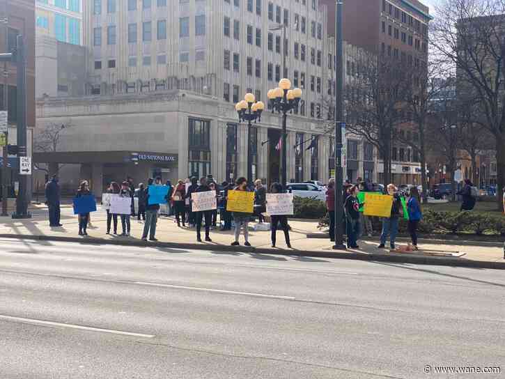 FACTS holds demonstration at Allen County Courthouse