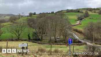 Aberhosan: Farmer dies and son seriously injured in accident