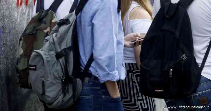 Aggressione a Firenze, non era la prima volta: “Un altro caso davanti al liceo Pascoli. Ragazzi col cappuccio e delle cinghie”