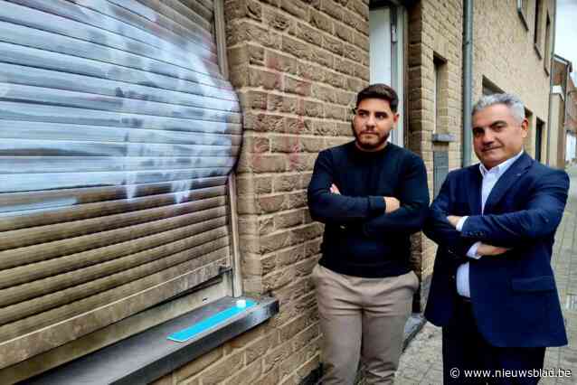 Familie zwaar aangeslagen na brandstichting en boodschappen op gevel: “Daders moeten zich vergissen, wij hebben niets met drugs te maken”