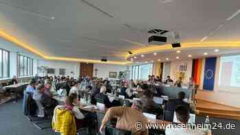 „Gegen Land und Bund Sturm laufen“? Wie der Landkreis Mühldorf die Krise bewältigen will