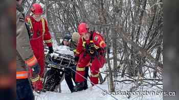 Saskatoon fire rescue unit pulls injured woman from river trail