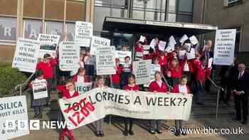 Hundreds have say on Wasperton gravel quarry plans