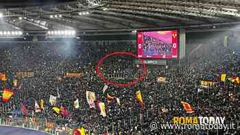 "Siamo tutti Fedayn": il gruppo entra in Sud senza striscione. Tutto l'Olimpico applaude