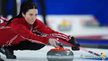 Defending champion Einarson improves to 3-0 at Scotties with extra-end win over Lawes