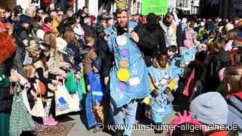 Tausende Besucher bejubeln Gaudiwurm in der Augsburger Innenstadt