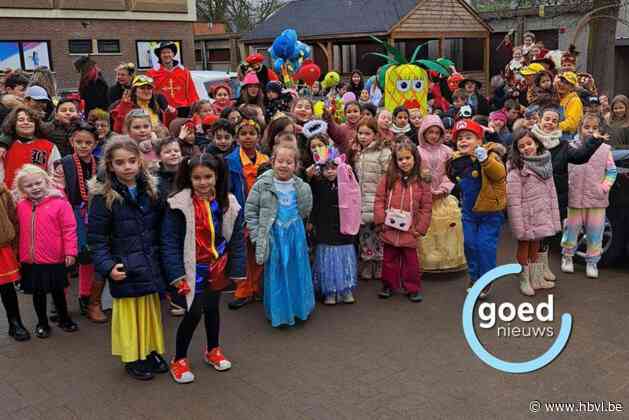 Leerlingen Kubik maken zelf poppen voor op carnavalswagens