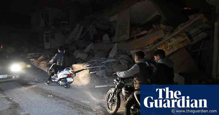 Turkey hit by two more powerful earthquakes two weeks after disaster