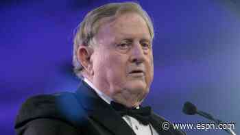 Red McCombs, Spurs founder, Vikes owner, dies