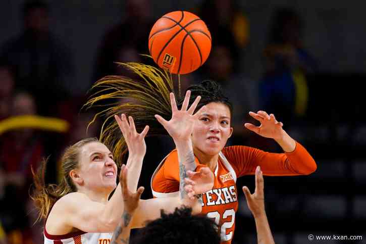 Longhorns women's hoops fall two spots in latest AP Top 25 poll